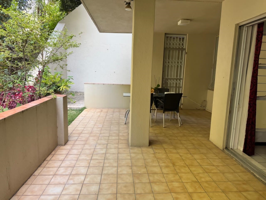 To Let 2 Bedroom Property for Rent in Sandhurst Gauteng