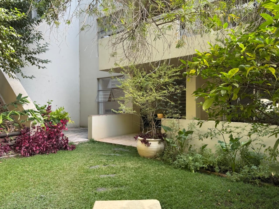 To Let 2 Bedroom Property for Rent in Sandhurst Gauteng