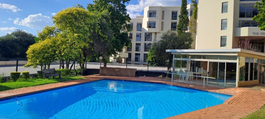 To Let 2 Bedroom Property for Rent in Sandhurst Gauteng