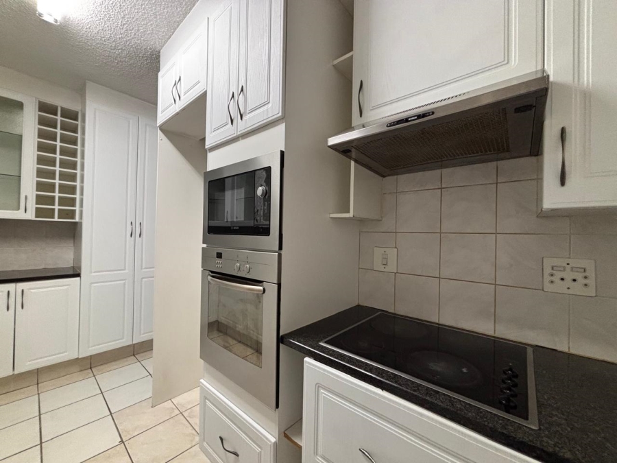 2 Bedroom Property for Sale in Sandhurst Gauteng