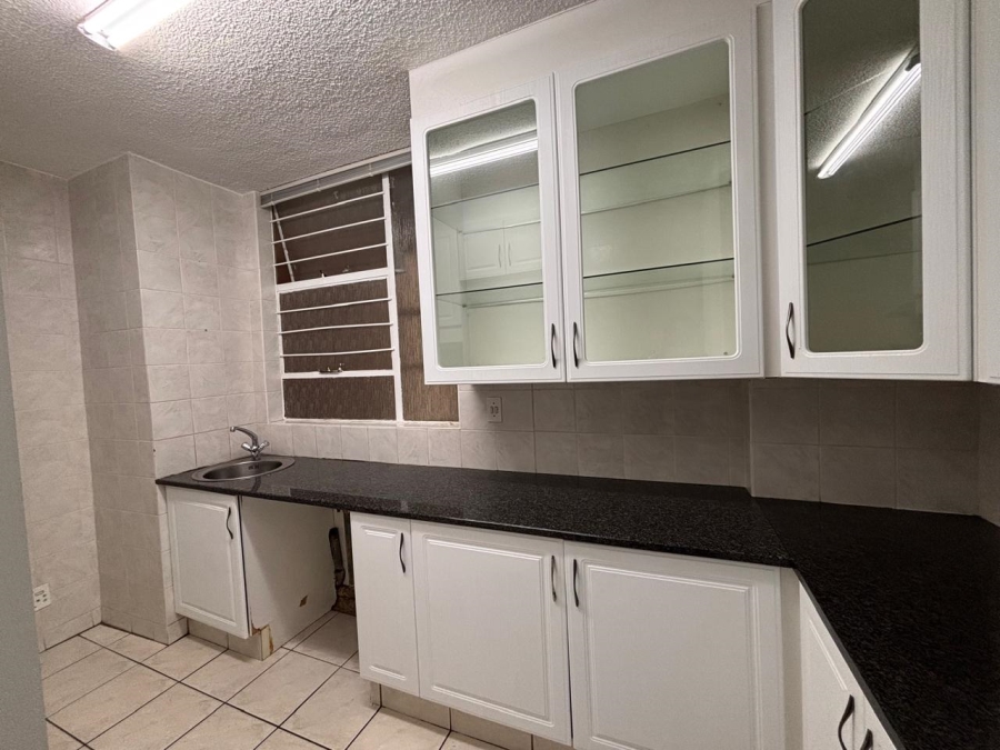 2 Bedroom Property for Sale in Sandhurst Gauteng