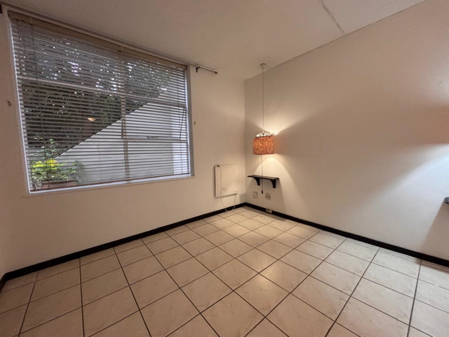 2 Bedroom Property for Sale in Sandhurst Gauteng