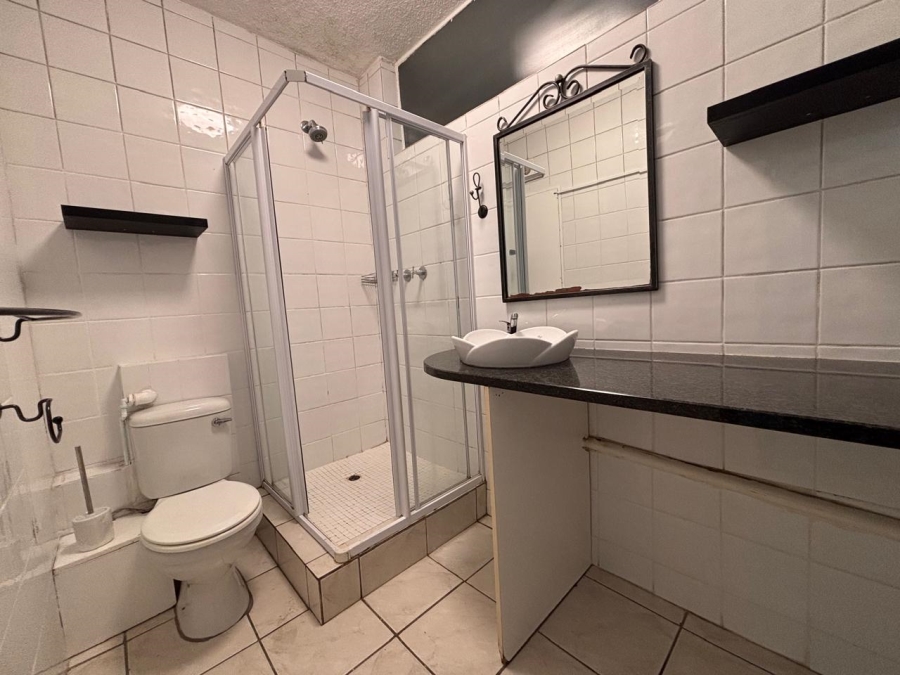 2 Bedroom Property for Sale in Sandhurst Gauteng