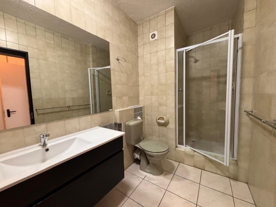 2 Bedroom Property for Sale in Sandhurst Gauteng