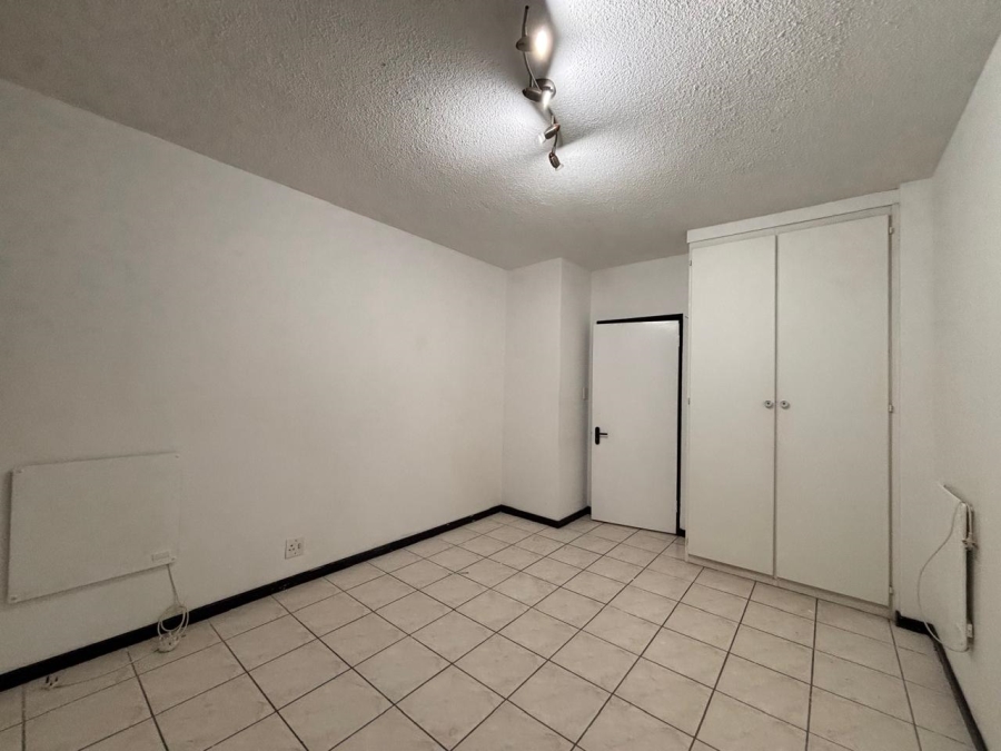 2 Bedroom Property for Sale in Sandhurst Gauteng