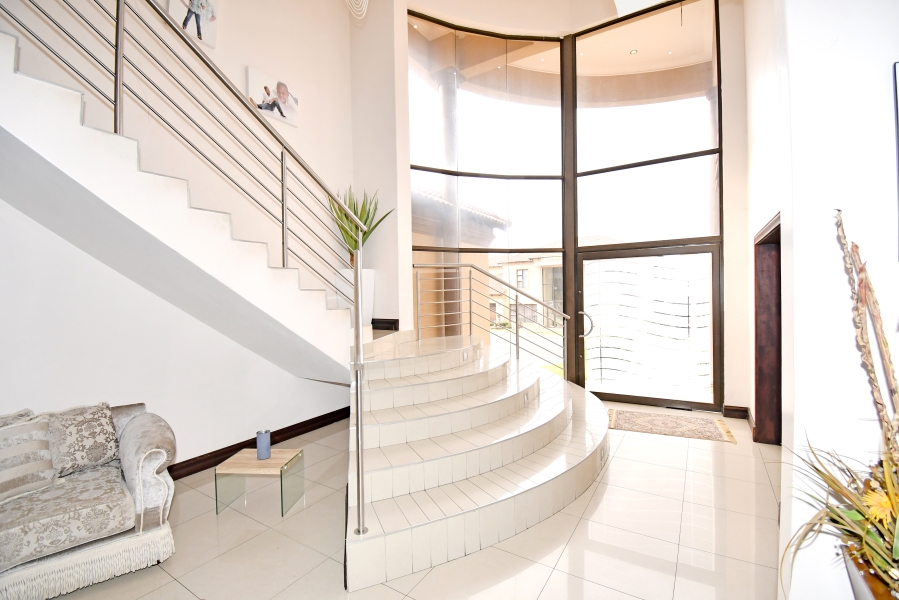 To Let 6 Bedroom Property for Rent in Blue Valley Golf Estate Gauteng