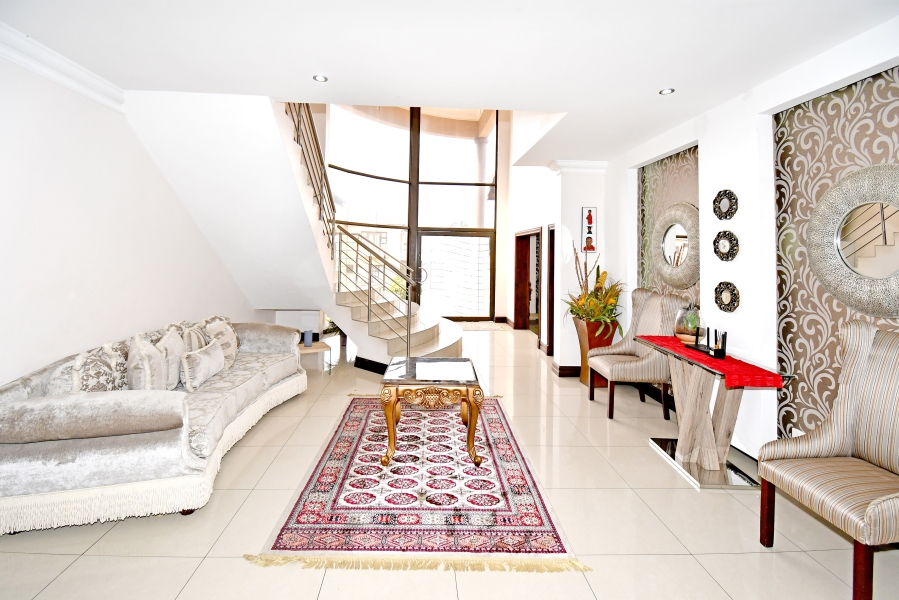 To Let 6 Bedroom Property for Rent in Blue Valley Golf Estate Gauteng