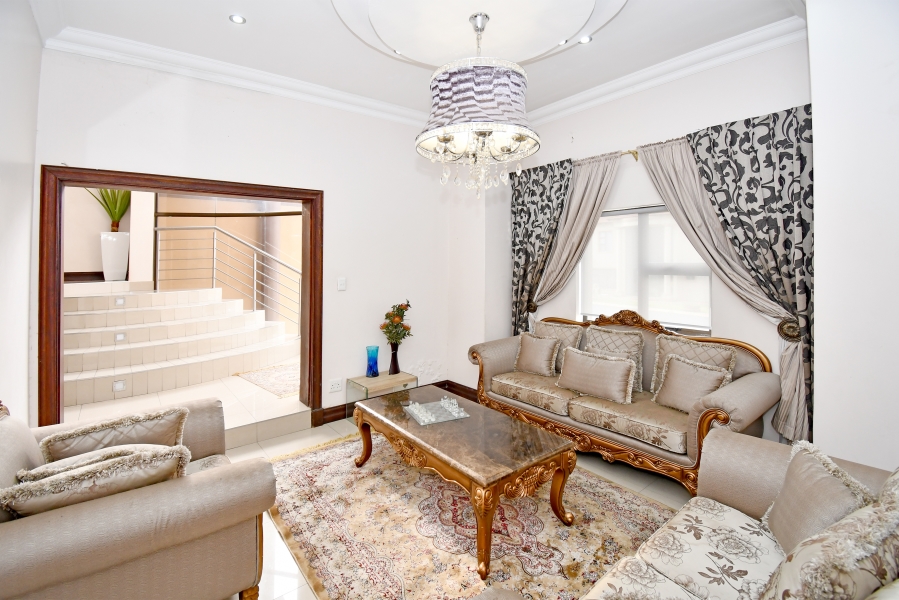 To Let 6 Bedroom Property for Rent in Blue Valley Golf Estate Gauteng