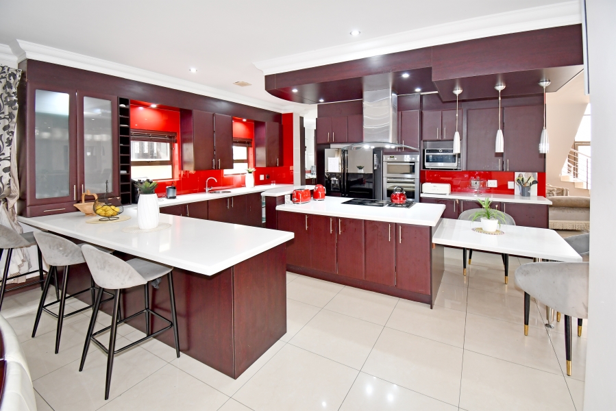 To Let 6 Bedroom Property for Rent in Blue Valley Golf Estate Gauteng