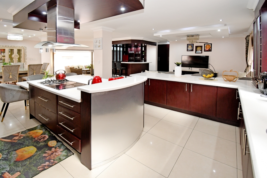 To Let 6 Bedroom Property for Rent in Blue Valley Golf Estate Gauteng