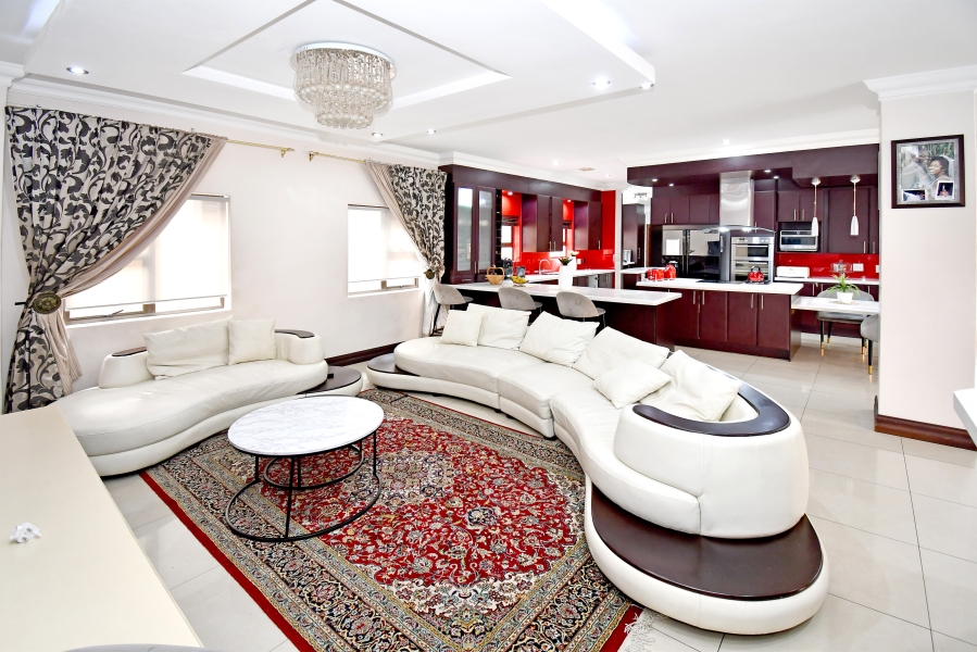 To Let 6 Bedroom Property for Rent in Blue Valley Golf Estate Gauteng