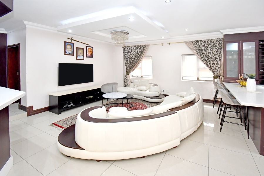 To Let 6 Bedroom Property for Rent in Blue Valley Golf Estate Gauteng