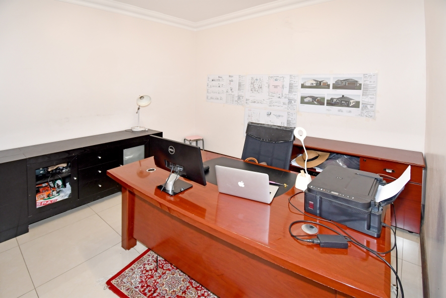 To Let 6 Bedroom Property for Rent in Blue Valley Golf Estate Gauteng