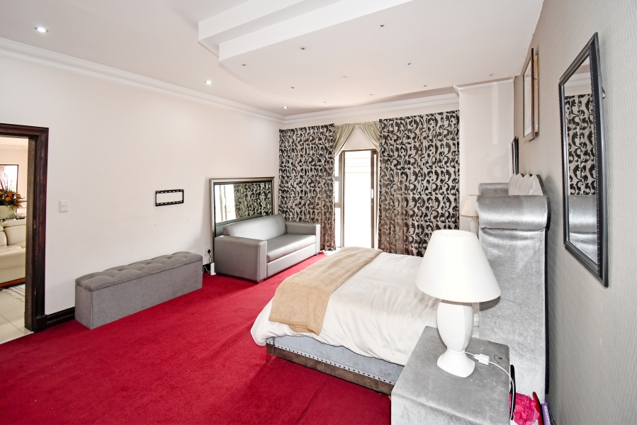 To Let 6 Bedroom Property for Rent in Blue Valley Golf Estate Gauteng