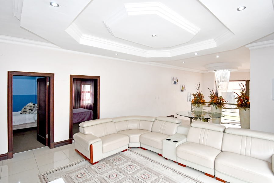 To Let 6 Bedroom Property for Rent in Blue Valley Golf Estate Gauteng