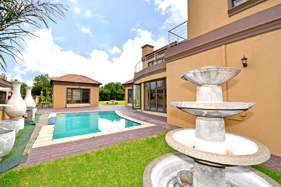 To Let 6 Bedroom Property for Rent in Blue Valley Golf Estate Gauteng
