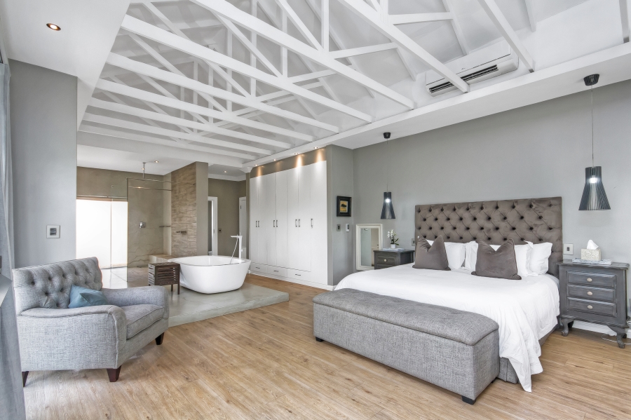 4 Bedroom Property for Sale in Waterfall Country Estate Gauteng