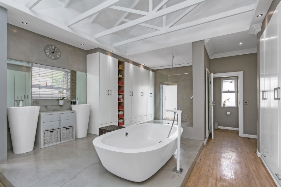 4 Bedroom Property for Sale in Waterfall Country Estate Gauteng