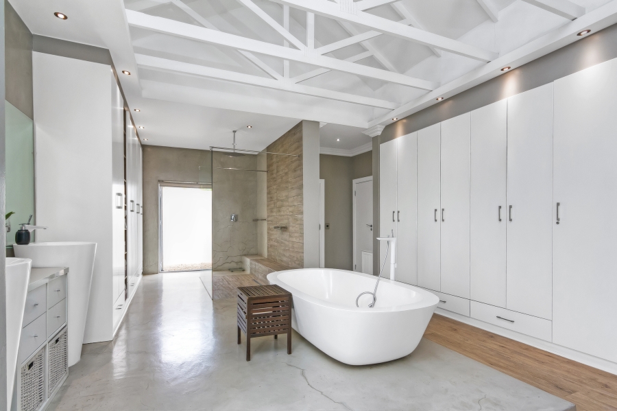 4 Bedroom Property for Sale in Waterfall Country Estate Gauteng