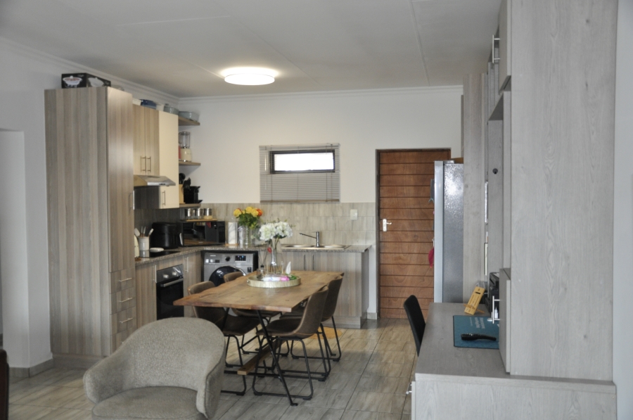 2 Bedroom Property for Sale in Noordwyk Gauteng