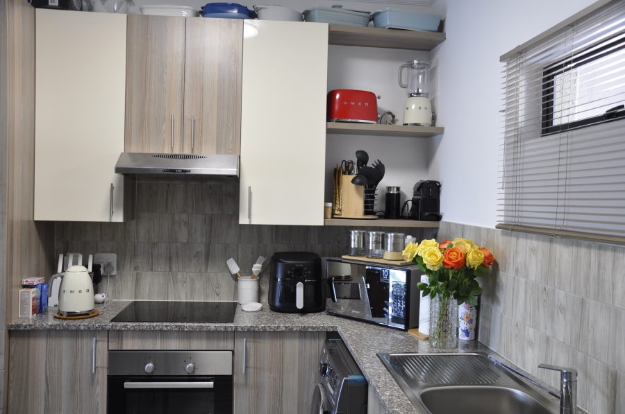 2 Bedroom Property for Sale in Noordwyk Gauteng