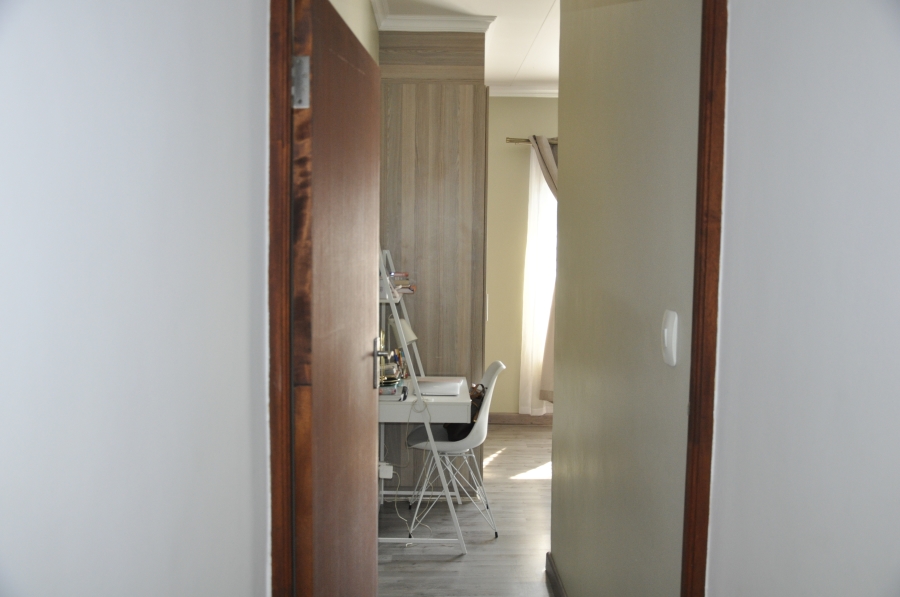 2 Bedroom Property for Sale in Noordwyk Gauteng