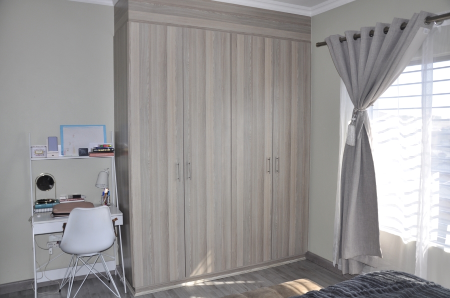 2 Bedroom Property for Sale in Noordwyk Gauteng