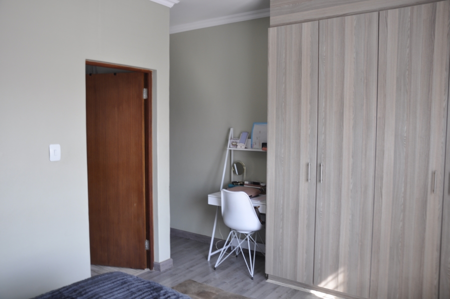 2 Bedroom Property for Sale in Noordwyk Gauteng