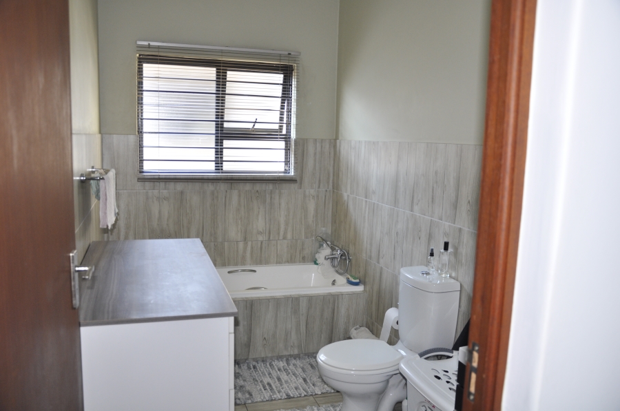 2 Bedroom Property for Sale in Noordwyk Gauteng