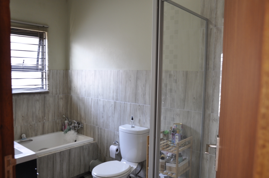 2 Bedroom Property for Sale in Noordwyk Gauteng