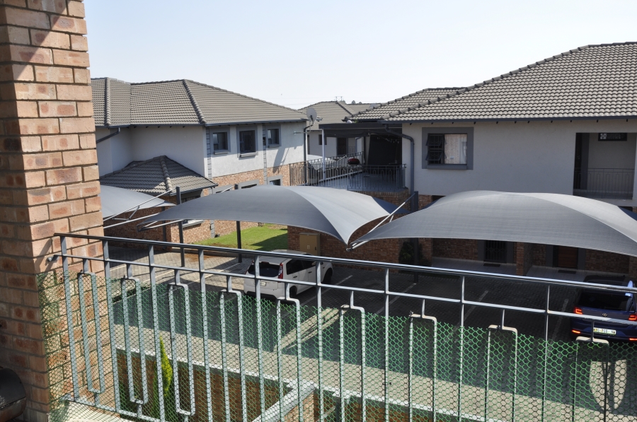 2 Bedroom Property for Sale in Noordwyk Gauteng