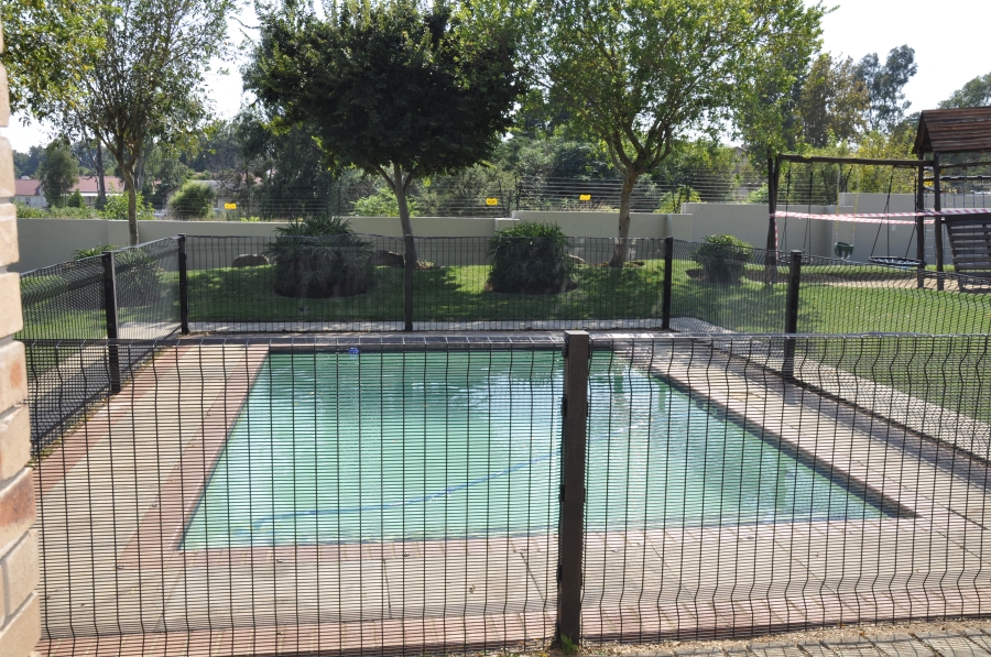 2 Bedroom Property for Sale in Noordwyk Gauteng