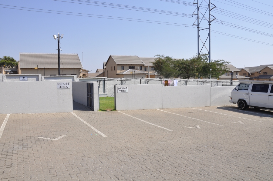 2 Bedroom Property for Sale in Noordwyk Gauteng