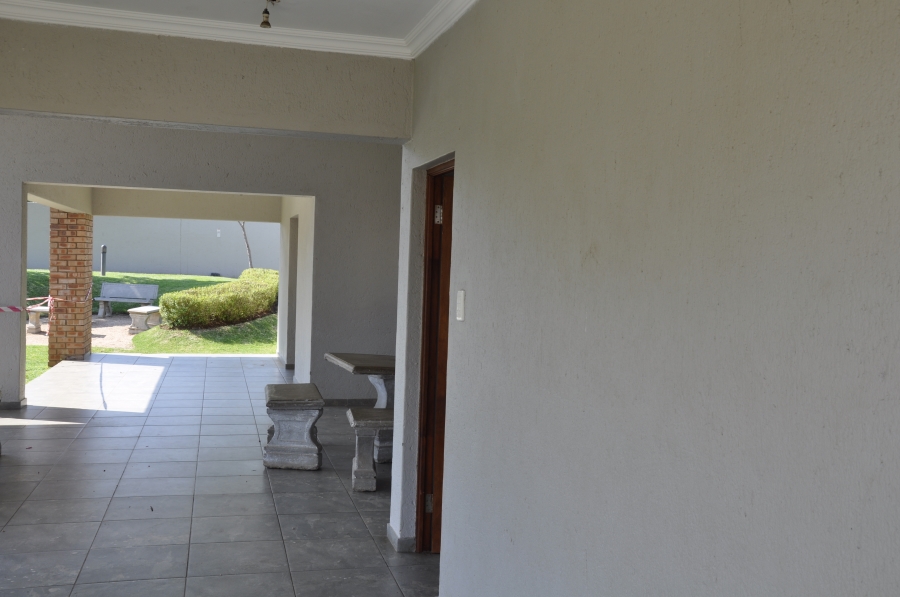 2 Bedroom Property for Sale in Noordwyk Gauteng