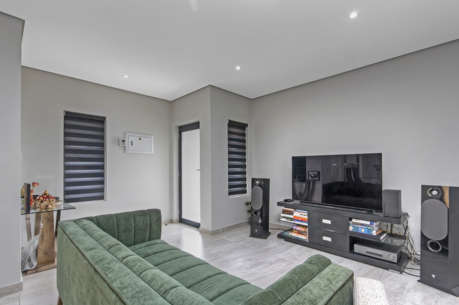 2 Bedroom Property for Sale in Carlswald Gauteng