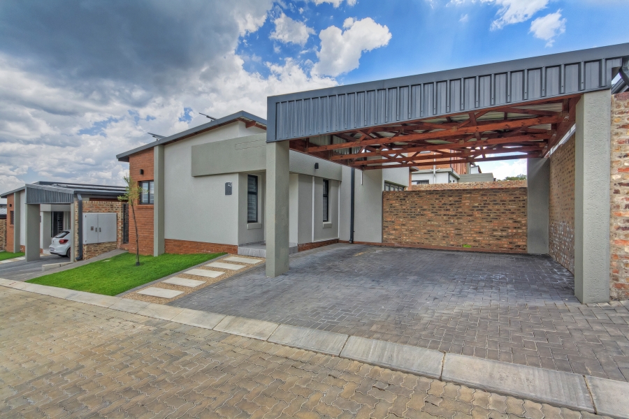 2 Bedroom Property for Sale in Carlswald Gauteng