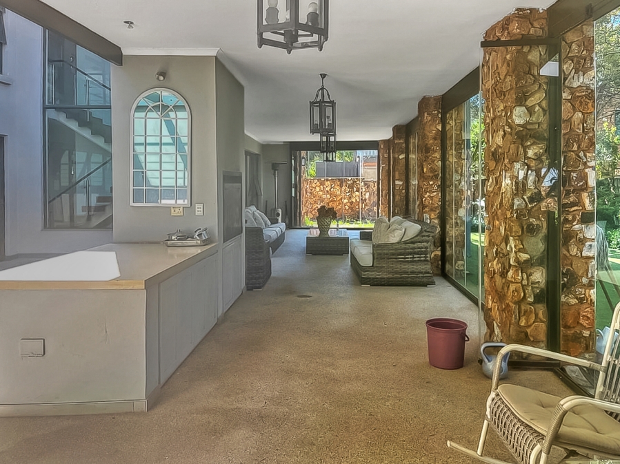 5 Bedroom Property for Sale in Southdowns Estate Gauteng