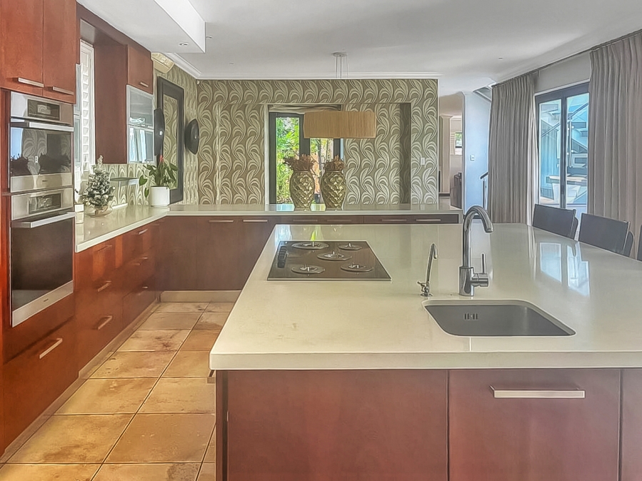 5 Bedroom Property for Sale in Southdowns Estate Gauteng