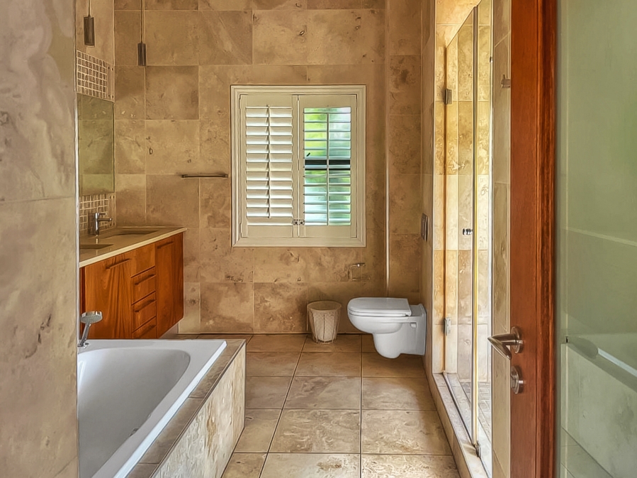 5 Bedroom Property for Sale in Southdowns Estate Gauteng