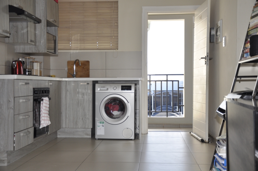 1 Bedroom Property for Sale in Erand Gardens Gauteng