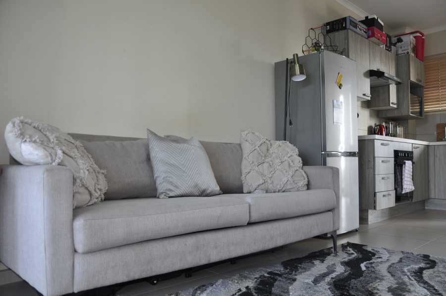 1 Bedroom Property for Sale in Erand Gardens Gauteng