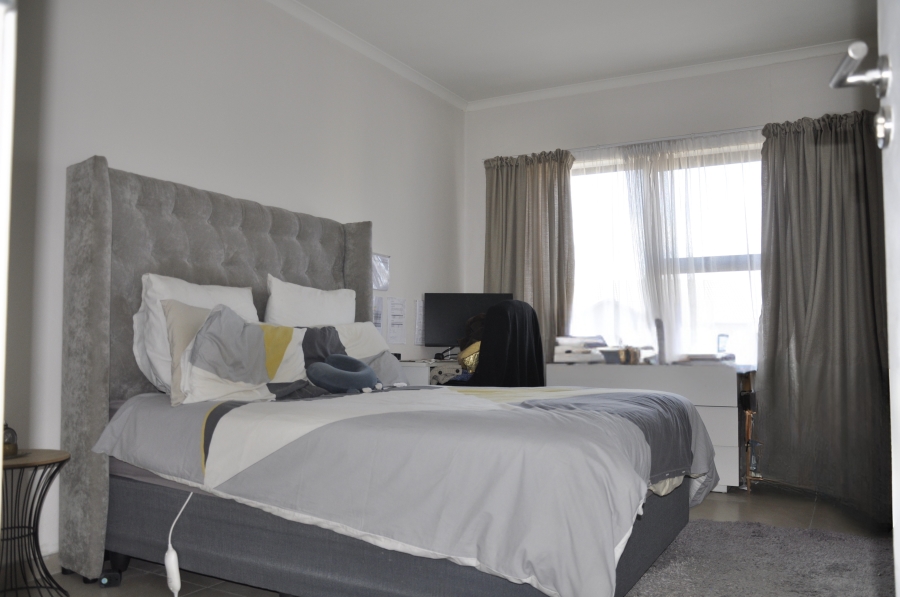 1 Bedroom Property for Sale in Erand Gardens Gauteng