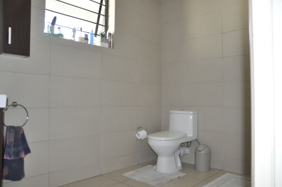 1 Bedroom Property for Sale in Erand Gardens Gauteng