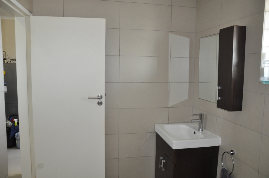 1 Bedroom Property for Sale in Erand Gardens Gauteng