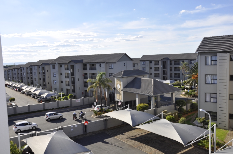 1 Bedroom Property for Sale in Erand Gardens Gauteng