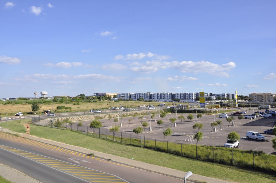 1 Bedroom Property for Sale in Erand Gardens Gauteng