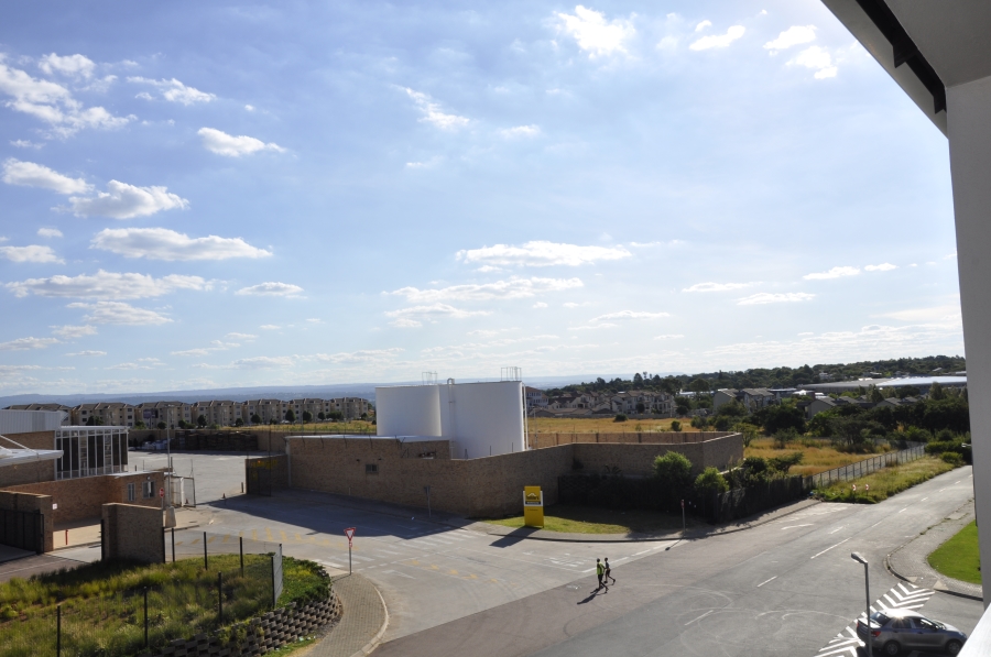 1 Bedroom Property for Sale in Erand Gardens Gauteng