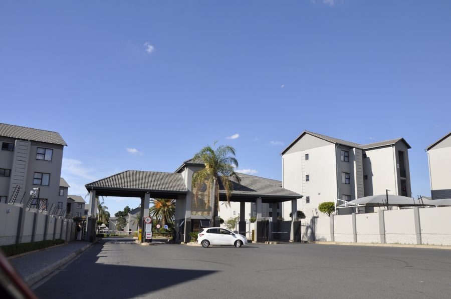 1 Bedroom Property for Sale in Erand Gardens Gauteng
