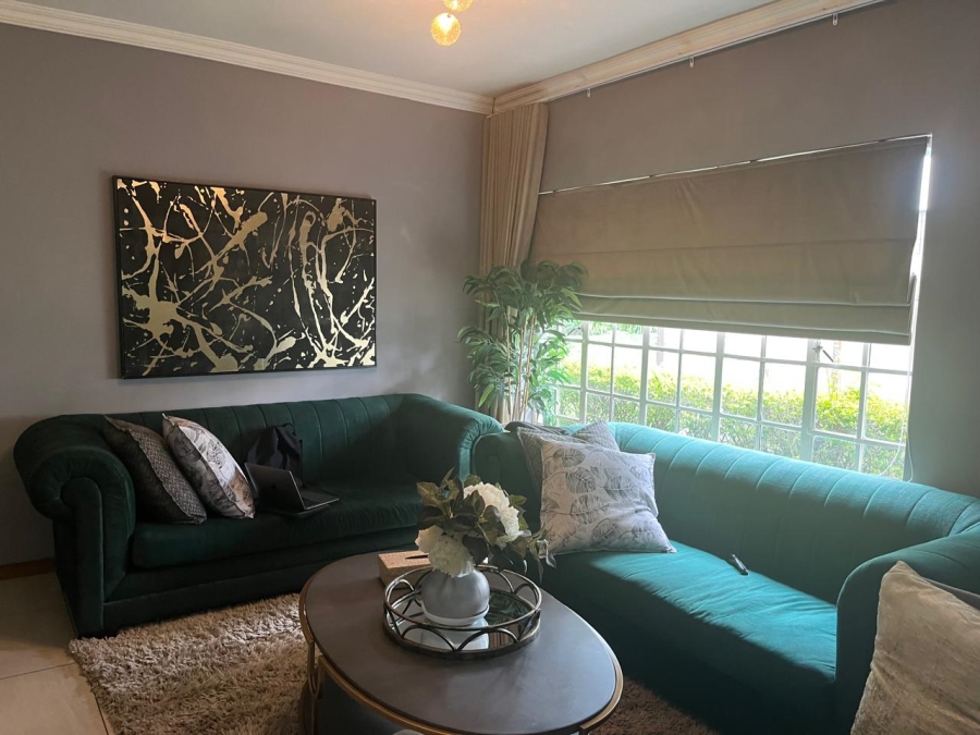 5 Bedroom Property for Sale in Vorna Valley Gauteng