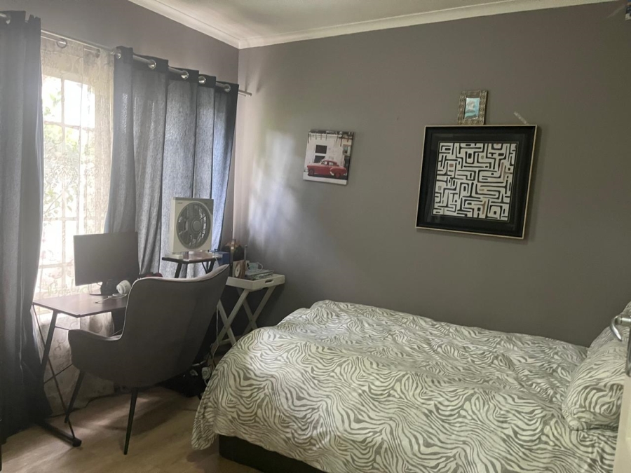 5 Bedroom Property for Sale in Vorna Valley Gauteng